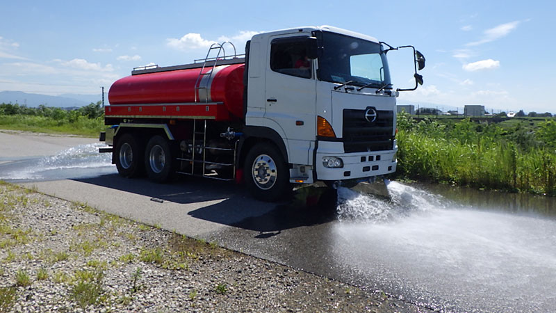 販売　トラック/散水車/特殊車両　金澤重車輌　富山市水橋